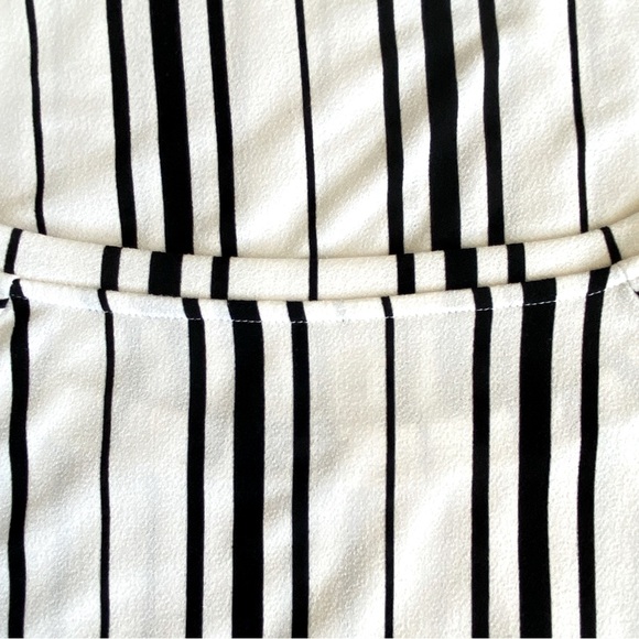 Worthington lightweight striped blouse with fluted sleeves. Women’s size L - Picture 3 of 9